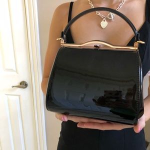 Elegant Black patent leather purse !